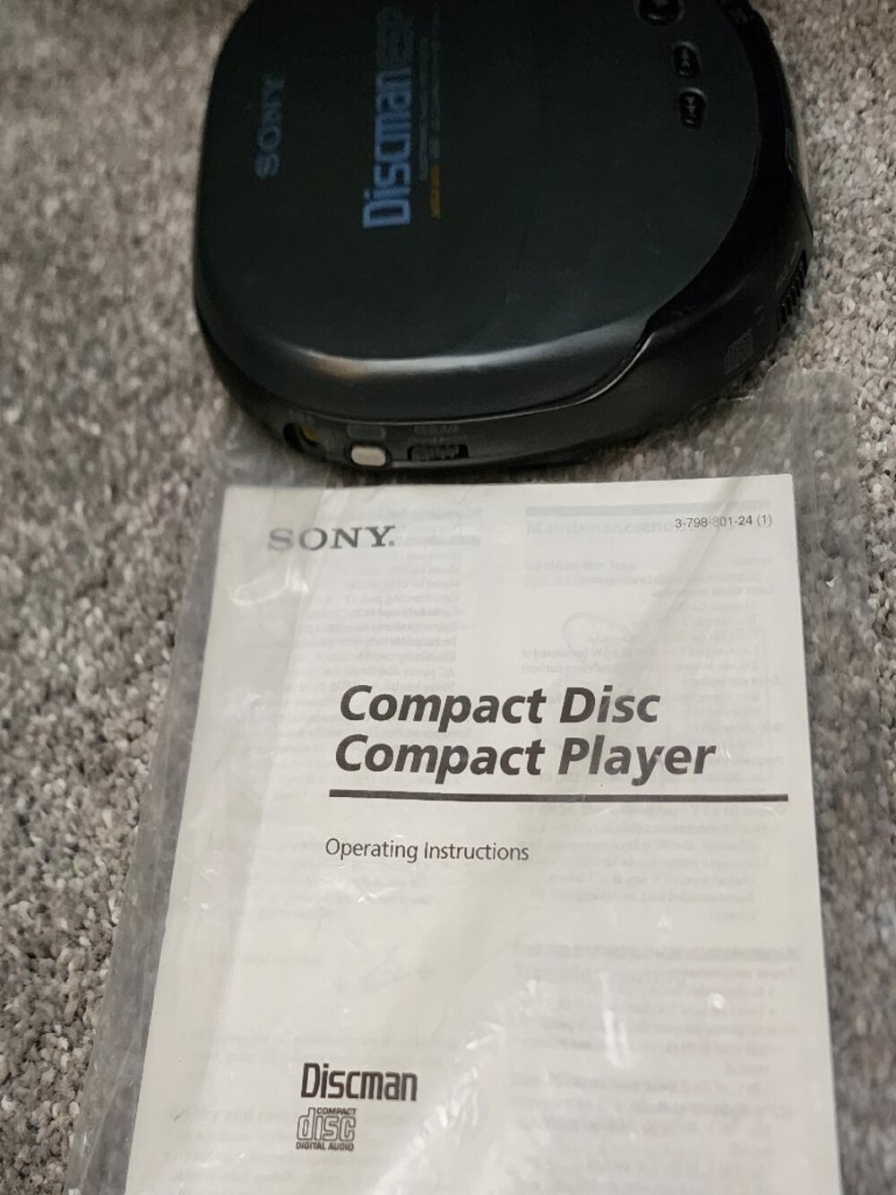 Sony Discman ESP with power cord, car power supply, fuse & manual - EUC! - Picture 8 of 8